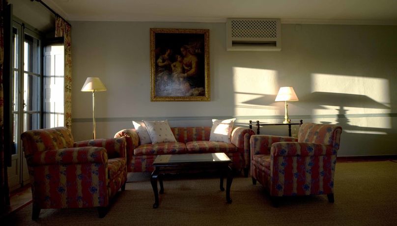 Imagen de la habitación del Hotel Cortijo Torre de la Reina. Foto 4