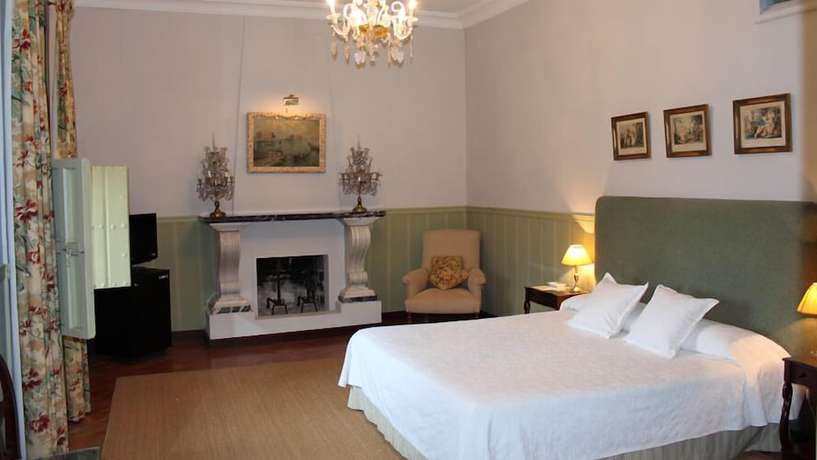 Imagen de la habitación del Hotel Cortijo Torre de la Reina. Foto 5