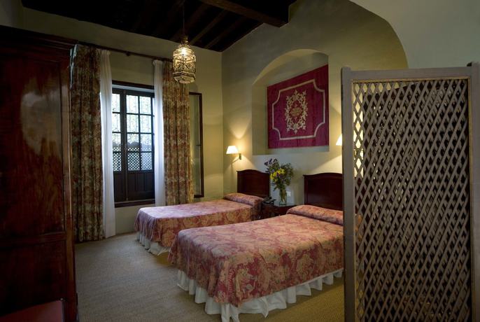 Imagen de la habitación del Hotel Cortijo Torre de la Reina. Foto 8