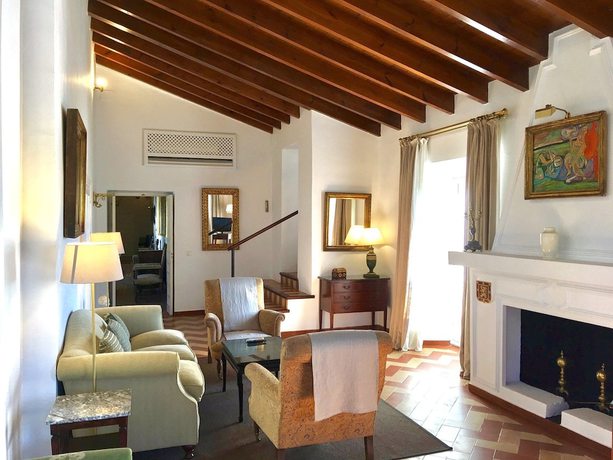 Imagen de la habitación del Hotel Cortijo Torre de la Reina. Foto 9