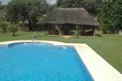 Imagen de la piscina del Hotel Cortijo Zalamea. Foto 7