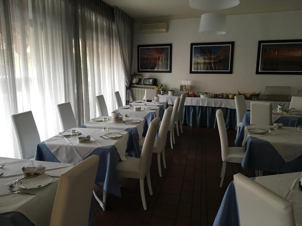 Imagen del bar/restaurante del Hotel Cortina, Garda. Foto 2