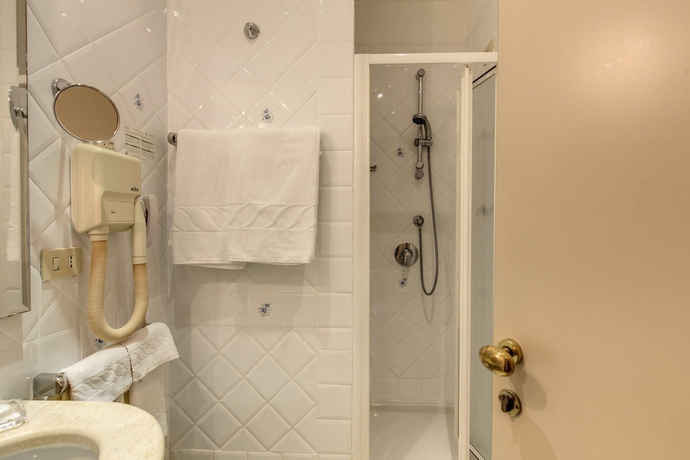 Imagen de la habitación del Hotel Cortina, Plaza de la Rep&uacute;blica. Foto 3