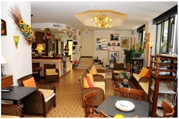 Imagen del bar/restaurante del Hotel Cortina, Rimini. Foto 3