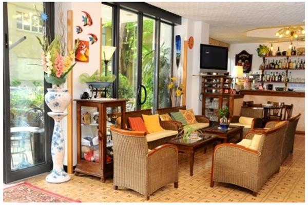 Imagen de los interiores del Hotel Cortina, Rimini. Foto 14