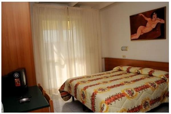 Imagen de la habitación del Hotel Cortina, Rimini. Foto 8