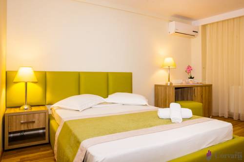 Imagen de la habitación del Hotel Corvaris. Foto 1