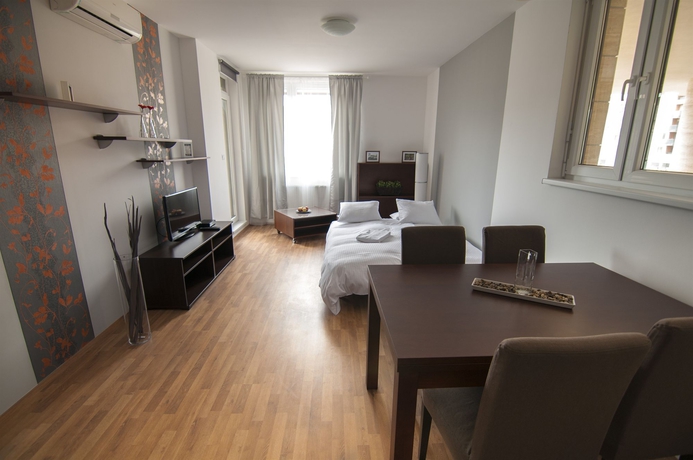 Imagen de la habitación del Hotel Corvin Center Suites. Foto 6