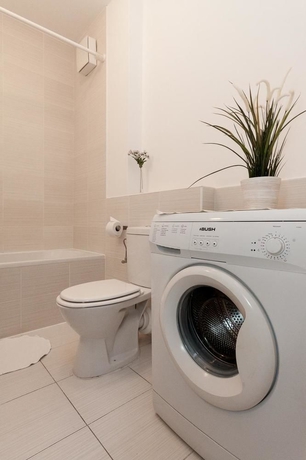 Imagen de la habitación del Hotel Corvin Plaza Apartments Y Suites. Foto 5