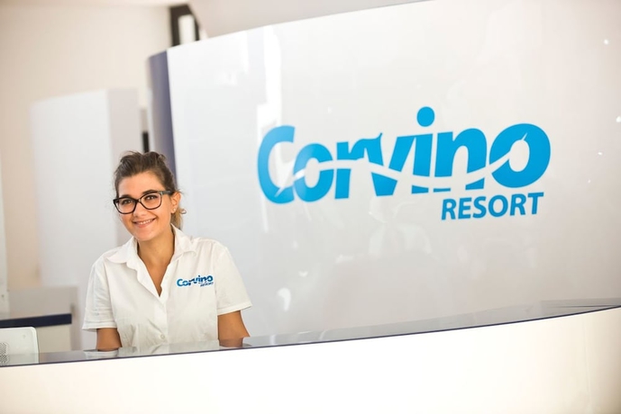 Imagen de los interiores del Hotel Corvino Resort. Foto 19