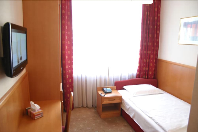 Imagen de la habitación del Hotel Corvinus. Foto 3