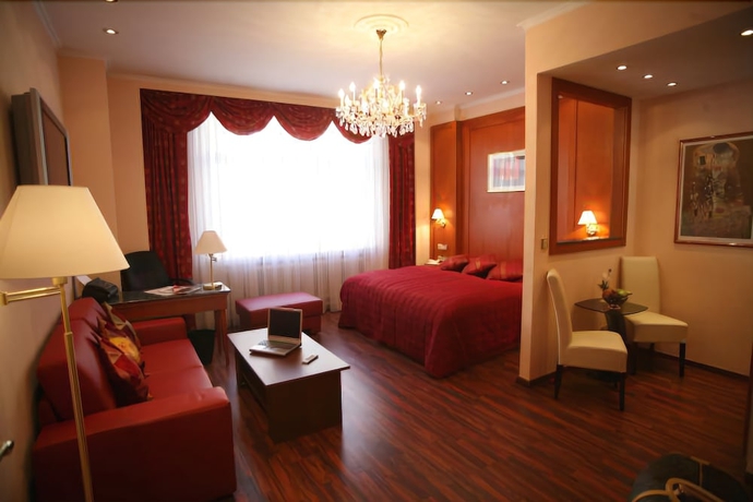 Imagen de la habitación del Hotel Corvinus. Foto 9