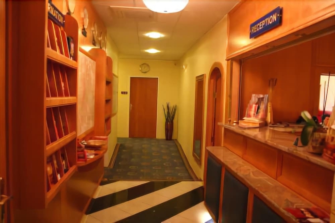 Imagen de los interiores del Hotel Corvinus. Foto 19