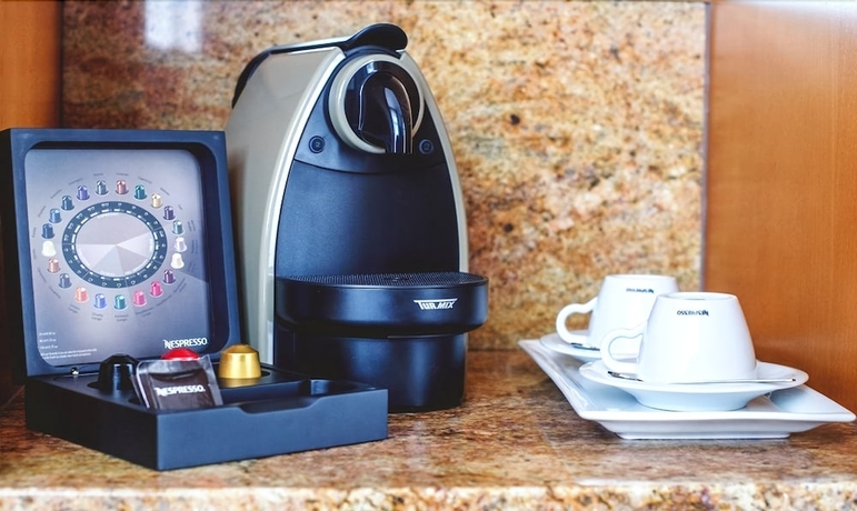 Imagen de la habitación del Hotel Corvinus. Foto 16