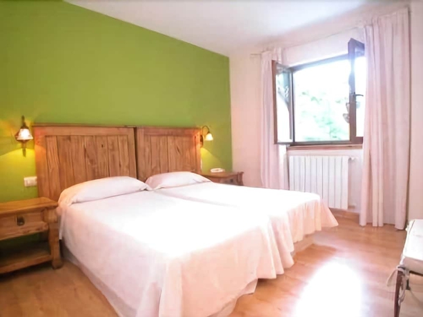 Imagen de la habitación del Hotel Cosgaya. Foto 13