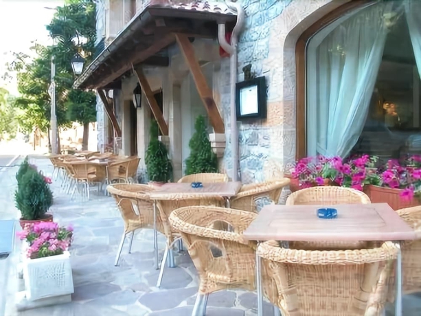 Imagen del bar/restaurante del Hotel Cosgaya. Foto 6