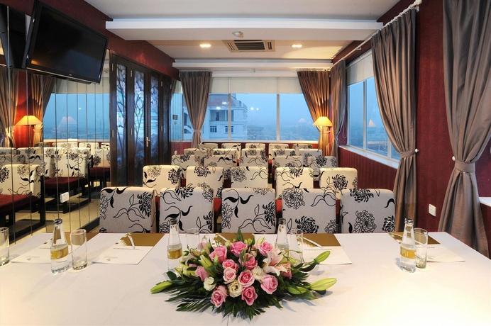 Imagen de los interiores del Hotel Cosiana Hanoi. Foto 15