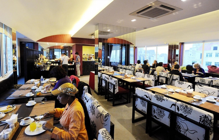Imagen del bar/restaurante del Hotel Cosiana Hanoi. Foto 3