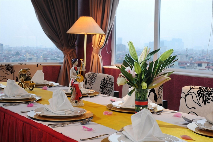 Imagen del bar/restaurante del Hotel Cosiana Hanoi. Foto 4