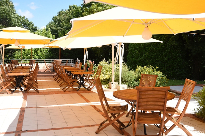 Imagen de los exteriores del Hotel Cositel Coutances. Foto 15