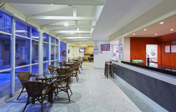 Imagen de los interiores del Hotel Cosman Apartments. Foto 16