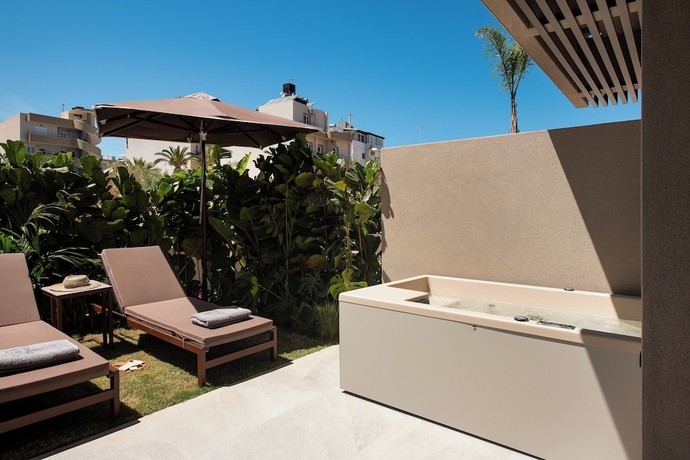 Imagen de la habitación del Hotel Cosmeen Lifestyle Boutique Stay. Foto 4