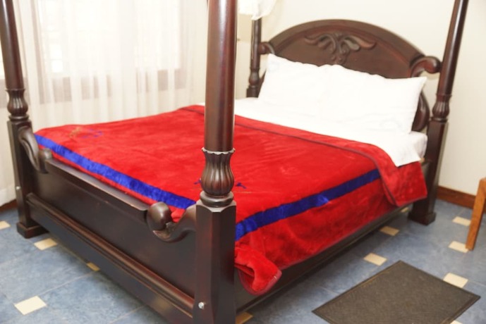 Imagen general del Hotel Cosmil Executive Suites. Foto 1