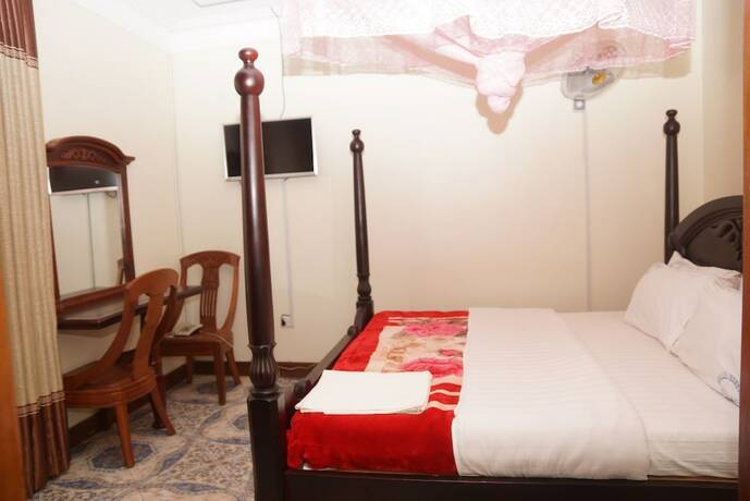 Imagen general del Hotel Cosmil Executive Suites. Foto 3