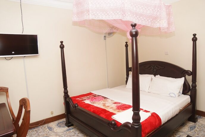 Imagen general del Hotel Cosmil Executive Suites. Foto 10