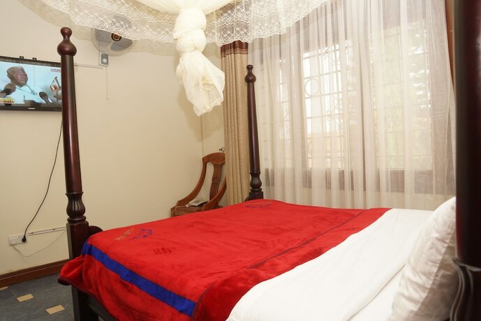 Imagen general del Hotel Cosmil Executive Suites. Foto 14