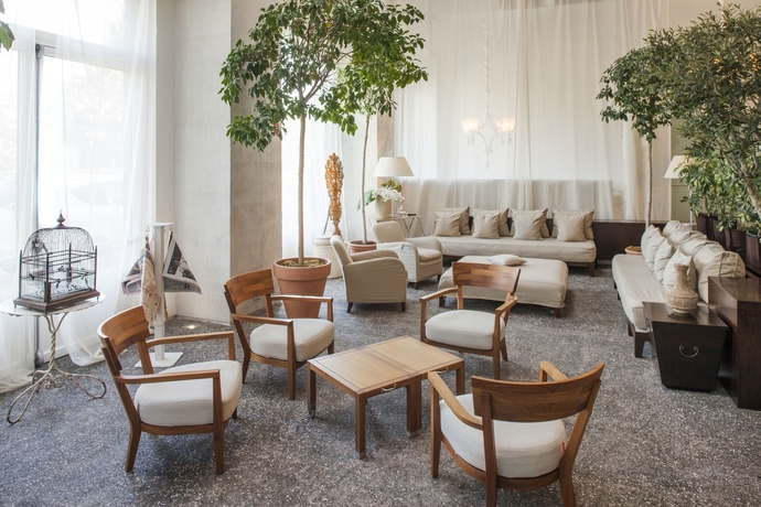 Imagen de los interiores del Hotel Cosmo Hotel Palace. Foto 3