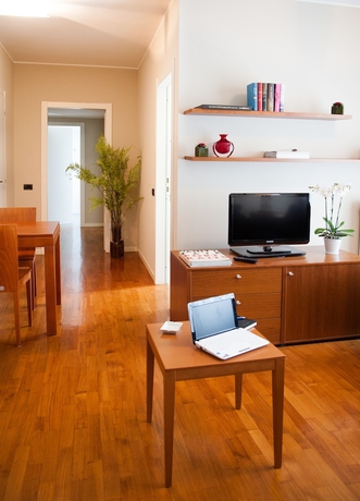 Imagen de la habitación del Hotel Cosmo Residence. Foto 7