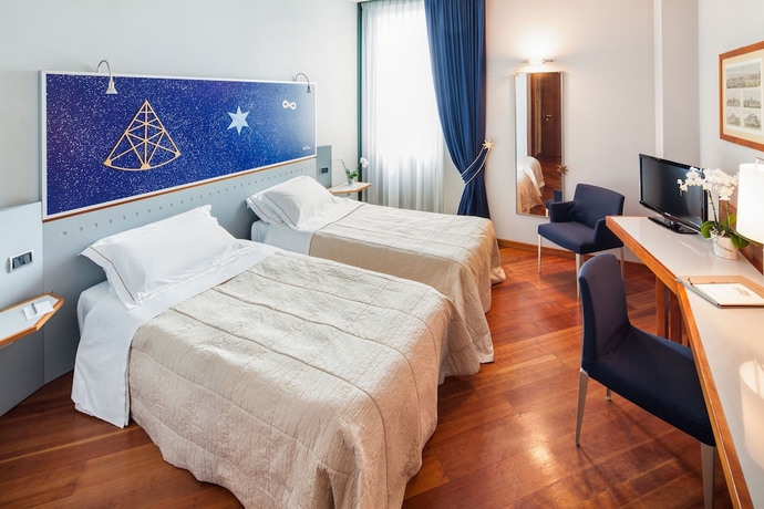 Imagen de la habitación del Hotel Cosmo Torri. Foto 5