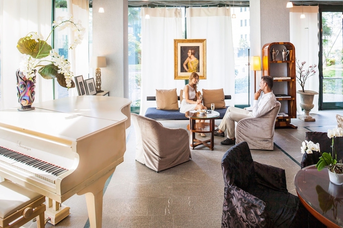 Imagen de los interiores del Hotel Cosmo Torri. Foto 18