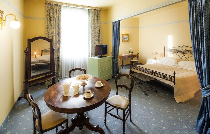 Imagen de la habitación del Hotel Cosmo Torri. Foto 15