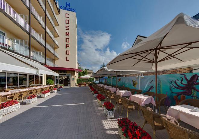 Imagen general del Hotel Cosmopol, Laredo. Foto 1
