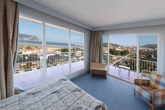 Imagen de la habitación del Hotel Cosmopol, Laredo. Foto 2