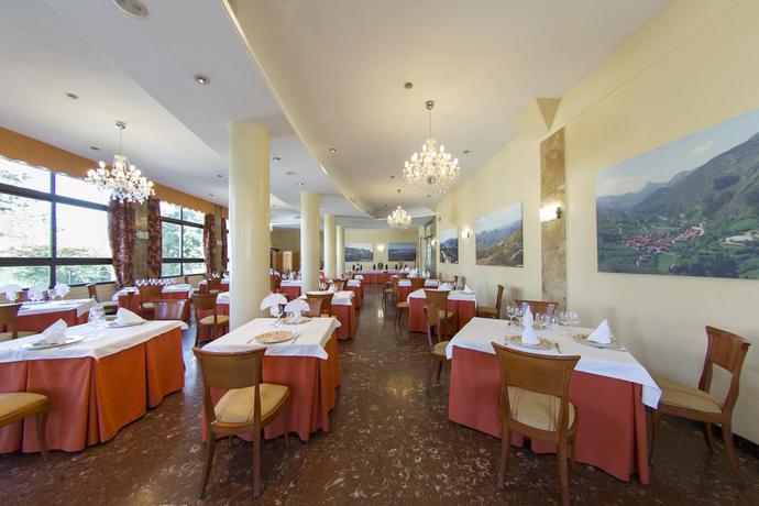 Imagen de los interiores del Hotel Cosmopol, Laredo. Foto 10