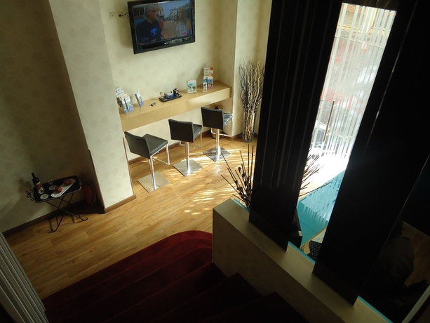 Imagen de los interiores del Hotel Cosmopolit Athens. Foto 11