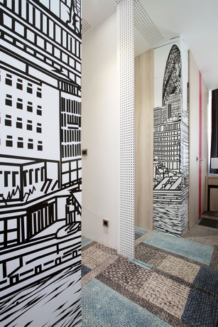 Imagen de la habitación del Hotel Cosmopolit. Foto 9