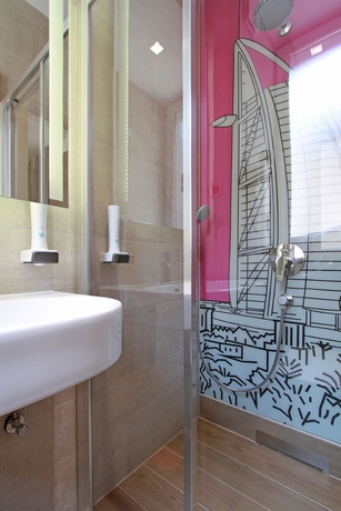 Imagen de la habitación del Hotel Cosmopolit, Sarajevo. Foto 12