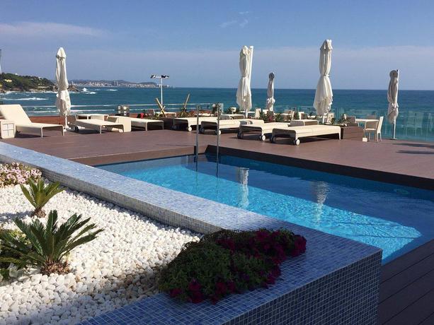 Imagen de la piscina del Hotel Cosmopolita Boutique and Spa. Foto 15