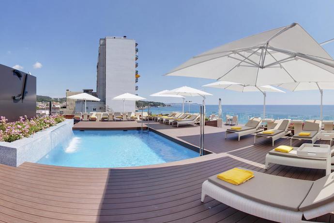 Imagen de la piscina del Hotel Cosmopolita Boutique and Spa. Foto 17