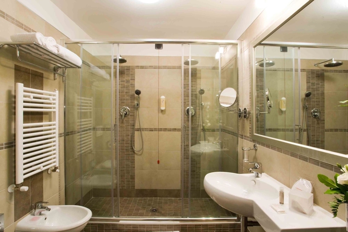 Imagen de la habitación del Hotel Cosmopolitan Bologna. Foto 7