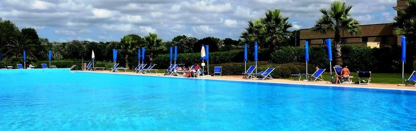 Imagen de la piscina del Hotel Cosmopolitan Golf and Beach Resort. Foto 16