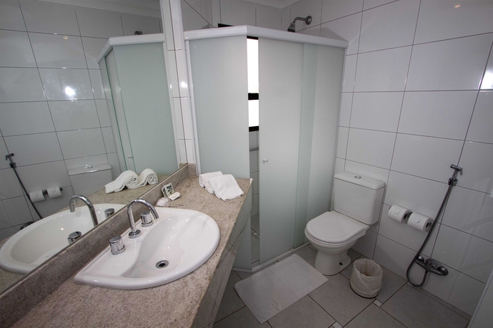 Imagen de la habitación del Hotel Cosmopolitan Praia Flat. Foto 3