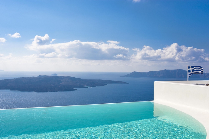 Imagen de la piscina del Hotel Cosmopolitan Suites. Foto 13