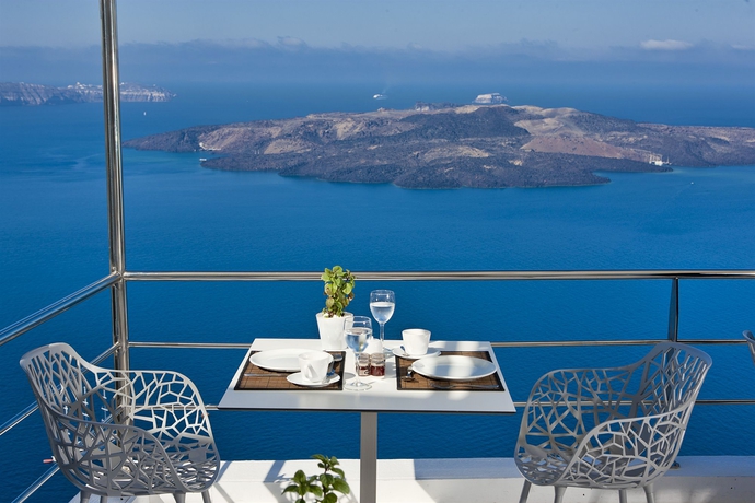 Imagen del bar/restaurante del Hotel Cosmopolitan Suites. Foto 3