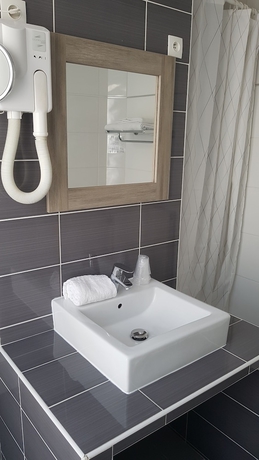 Imagen de la habitación del Hotel Cosmos, Bastille-Repúblique. Foto 8