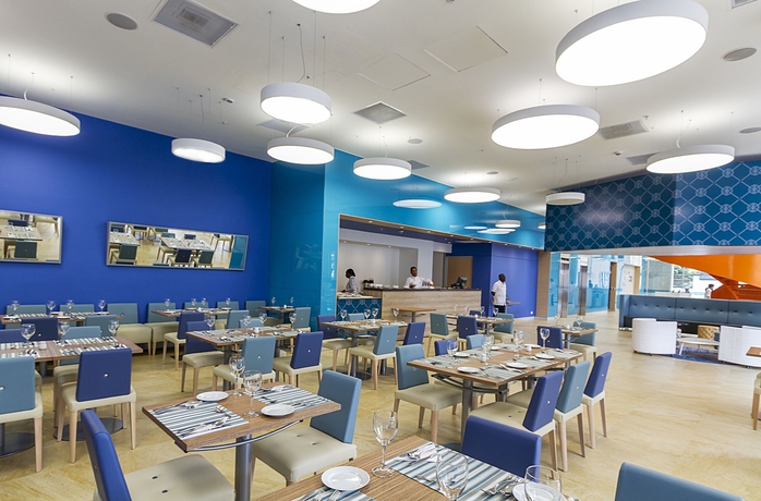 Imagen del bar/restaurante del Hotel Cosmos Pacifico. Foto 4